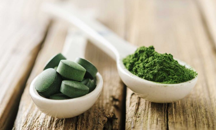 Chlorella – czym jest, na co pomaga? Wartości odżywcze i właściwości algi japońskiej