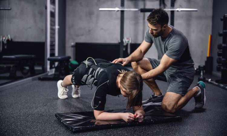 Trening EMS – na czym polega, jakie daje efekty i kto może z niego skorzystać?