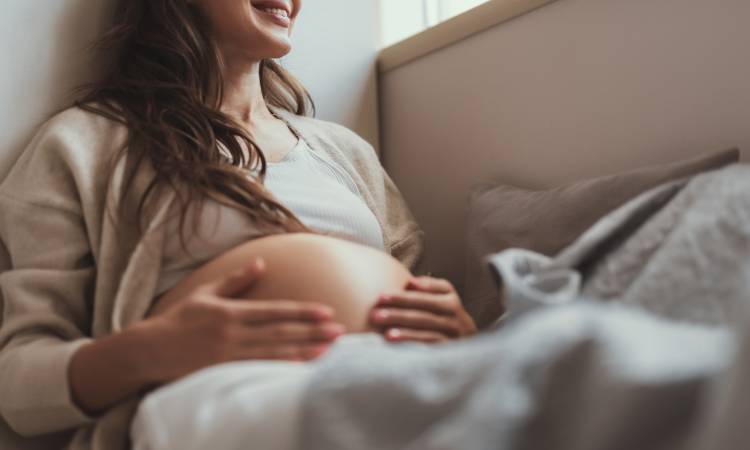 Zmiany hormonalne w ciąży – jakie hormony się zmieniają i jak wpływają na organizm?
