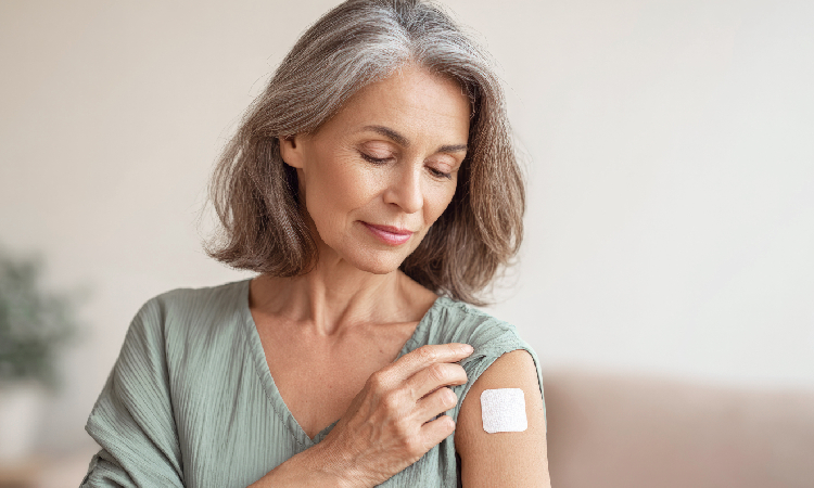 Hormonalna terapia zastępcza (HTZ) w menopauzie – czy warto, jak działa i dla kogo jest bezpieczna?