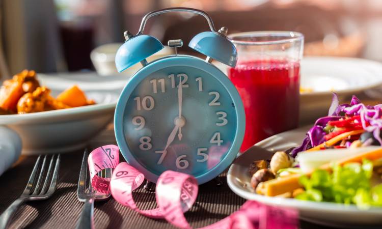 Post przerywany – na czym polega, jak zacząć i jakie daje efekty?