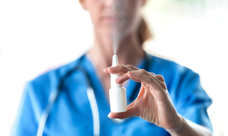 Przełom w szczepieniach? Uniwersalny spray do nosa może chronić przed wieloma infekcjami