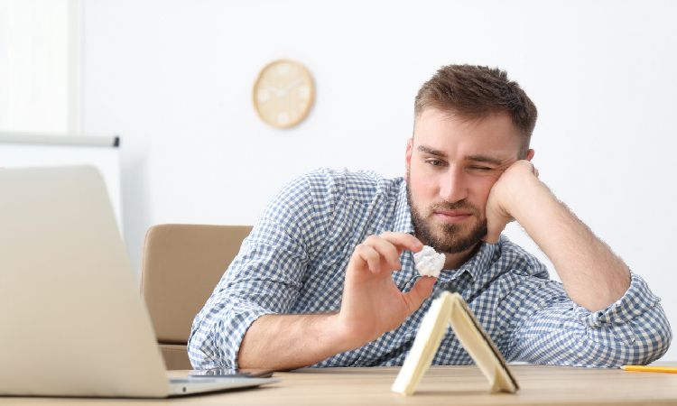 Prokrastynacja – co to za zjawisko, jakie są jego przyczyny i jak przestać odkładać wszystko na później?