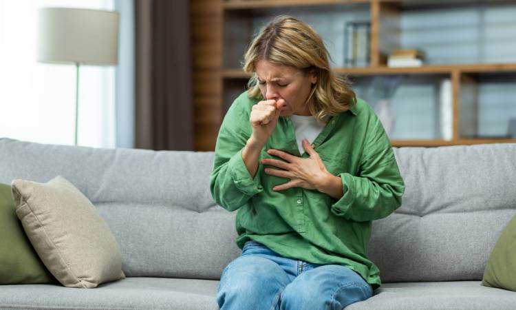 Kaszel poinfekcyjny (pochorobowy) - przyczyny, objawy i skuteczne sposoby leczenia