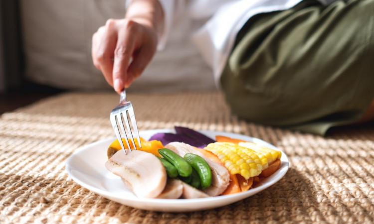 Dieta w insulinooporności – co jeść, by czuć się dobrze? Zasady komponowania posiłków