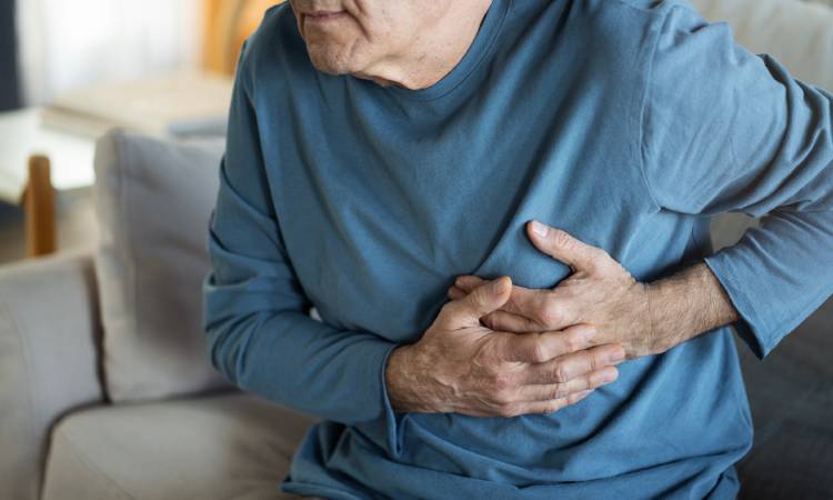 Zawały coraz częściej dotyczą 50-latków. Naukowcy wskazują na rosnący wpływ otyłości