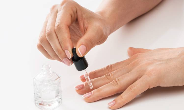 Najlepsza odżywka do paznokci na wzmocnienie: TOP 7 produktów, które zregenerują je szybko i skutecznie