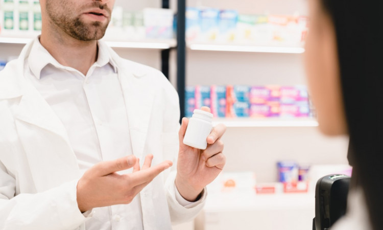Leki przeciwbólowe – paracetamol, ibuprofen, naproksen – działanie, dawkowanie, przeciwwskazania